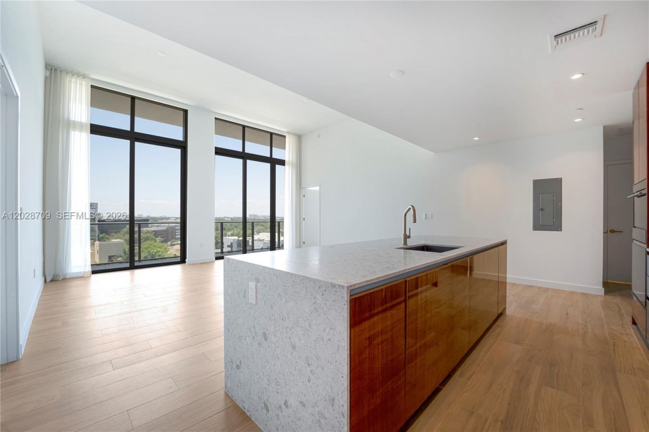 2678 Tigertail , Unit 813, Coconut Grove, FL 33133 Photo