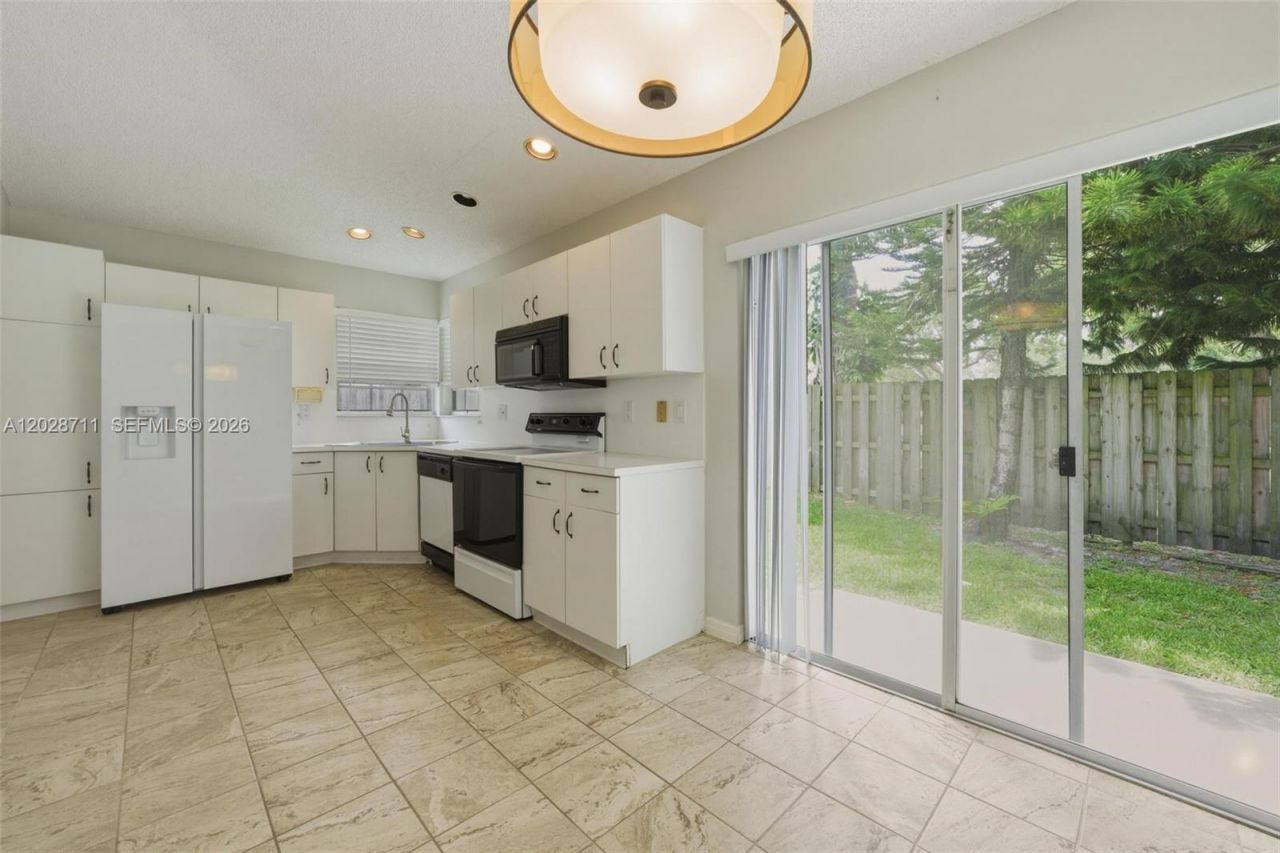7950 NW 24th St, Margate, FL 33063 Photo