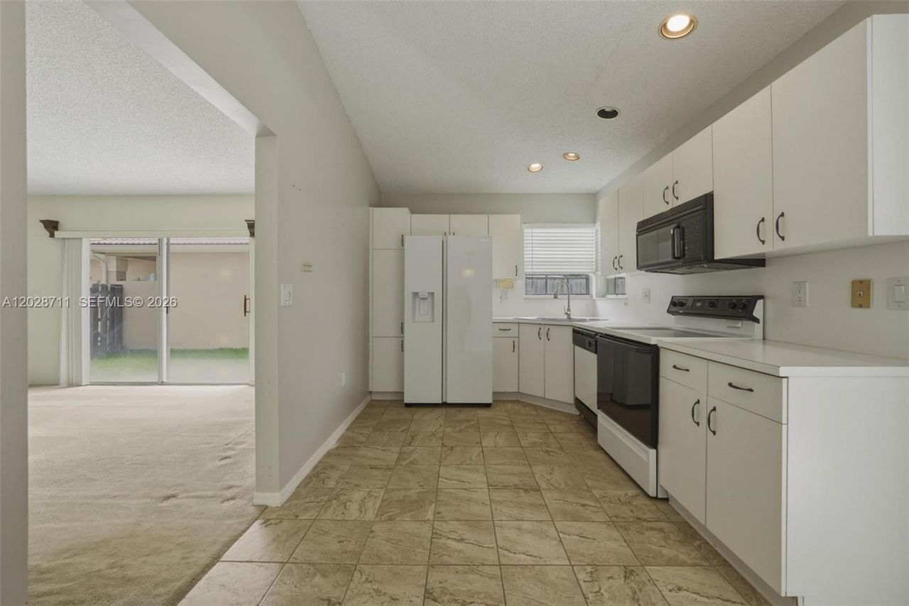 7950 NW 24th St, Margate, FL 33063 Photo