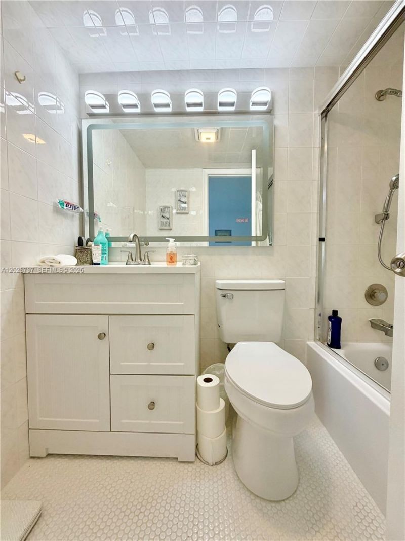 4123 Cambridge F , Unit 4123, Deerfield Beach, FL 33442 Photo
