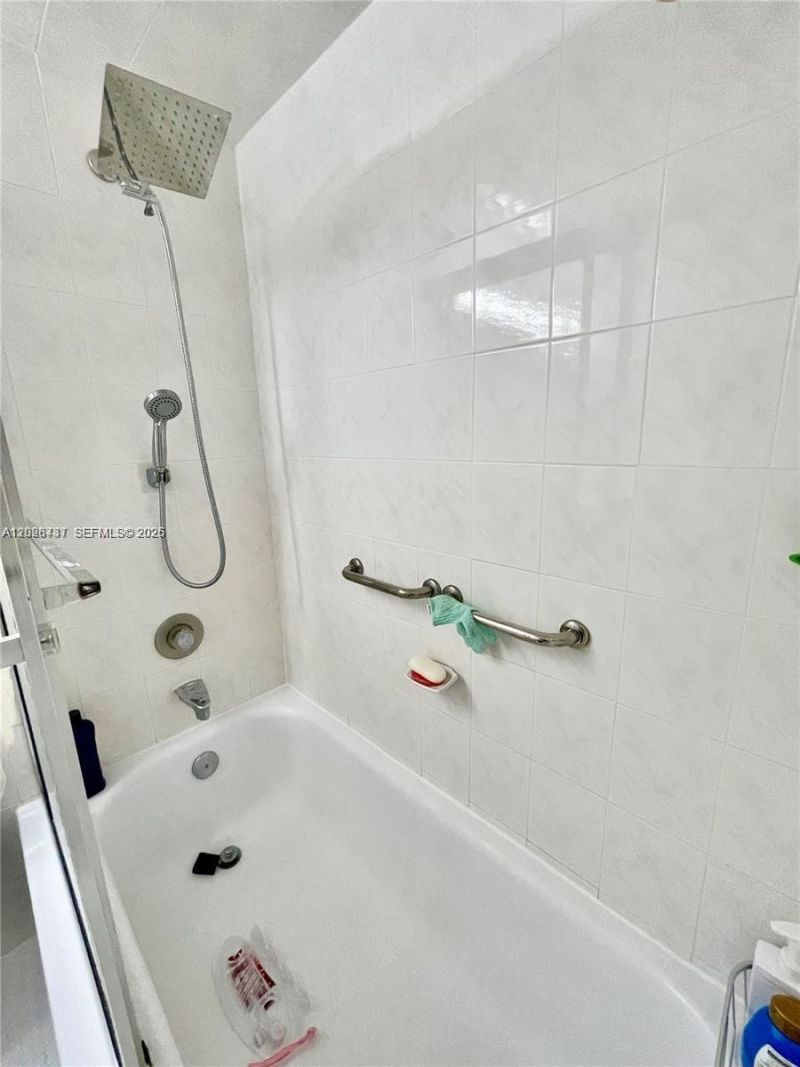 4123 Cambridge F , Unit 4123, Deerfield Beach, FL 33442 Photo