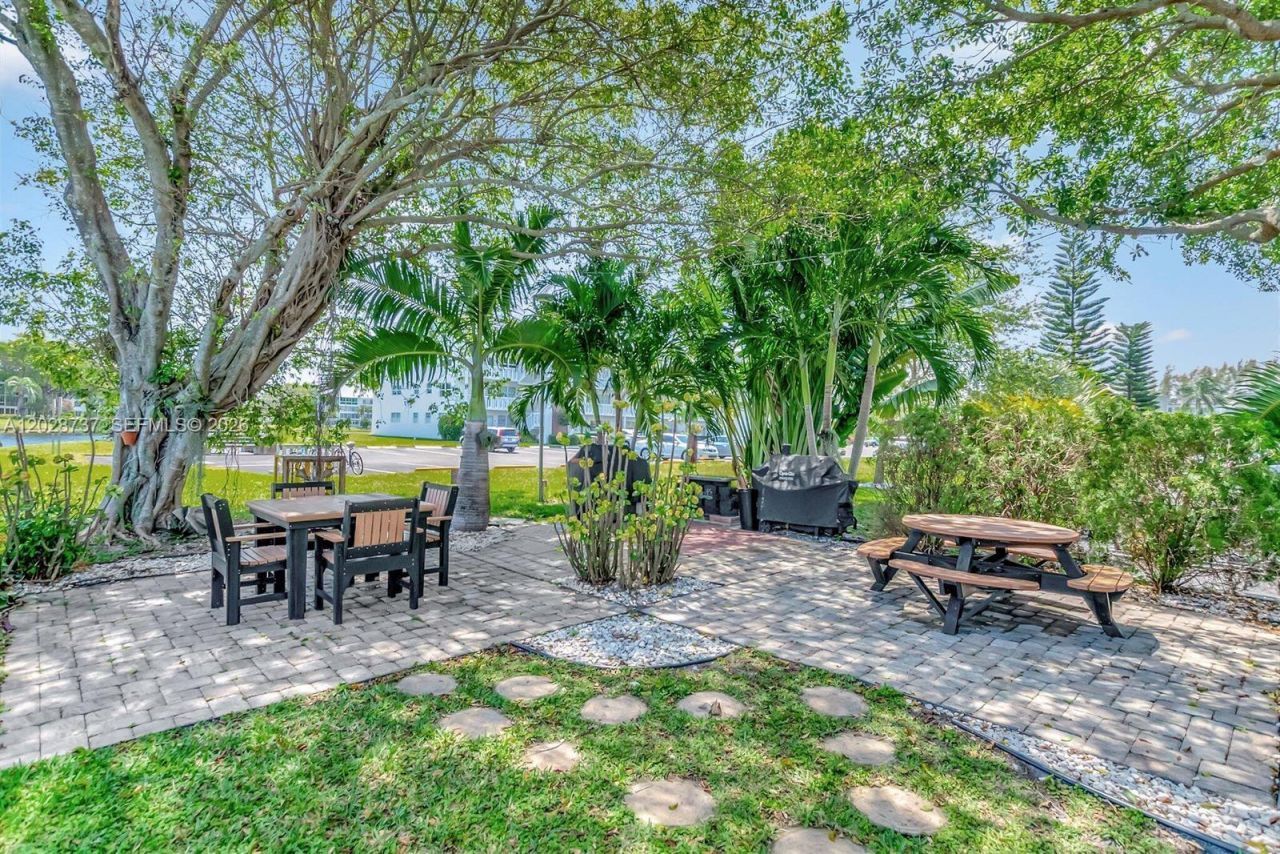 4123 Cambridge F , Unit 4123, Deerfield Beach, FL 33442 Photo