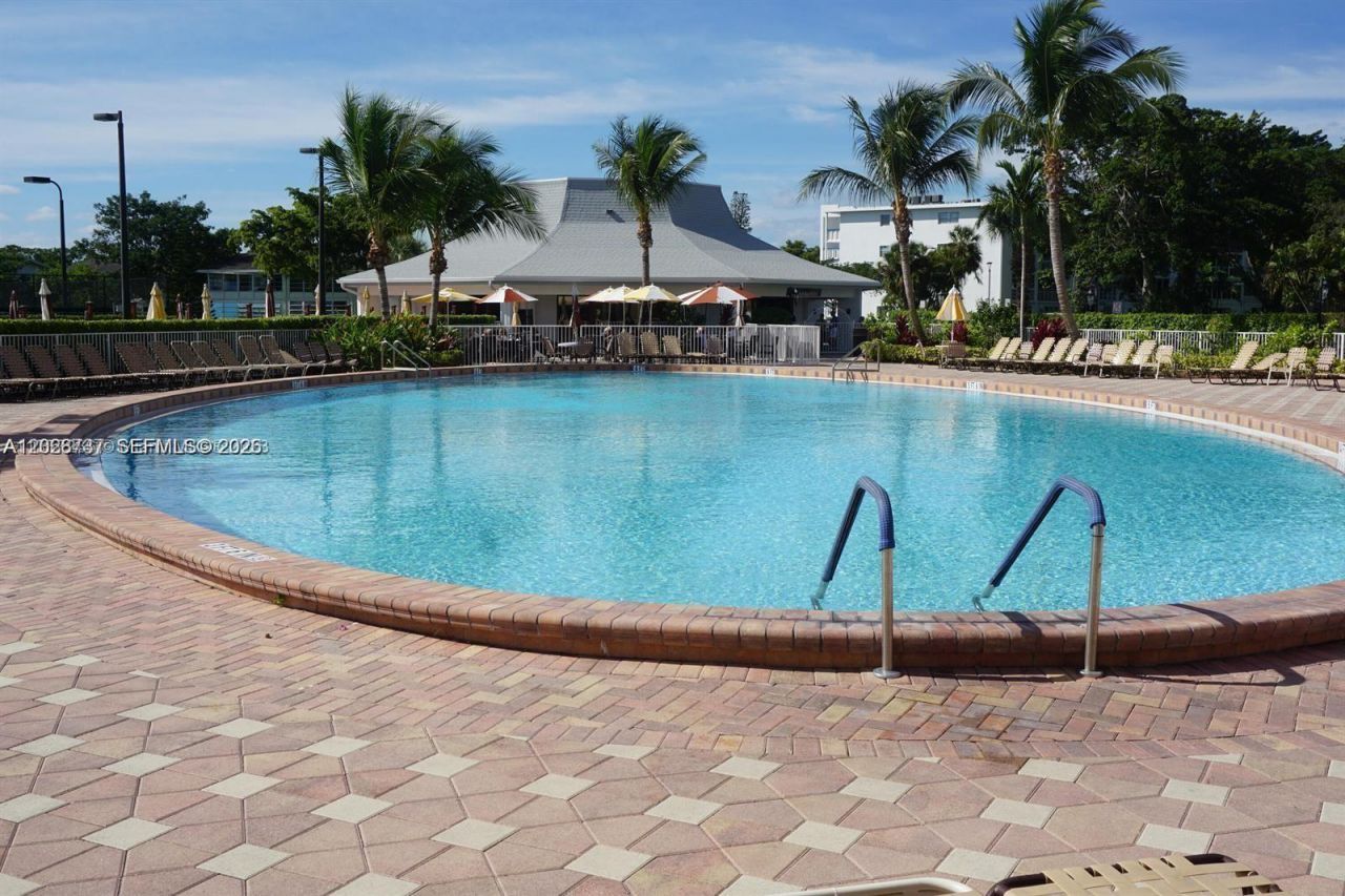 4123 Cambridge F , Unit 4123, Deerfield Beach, FL 33442 Photo