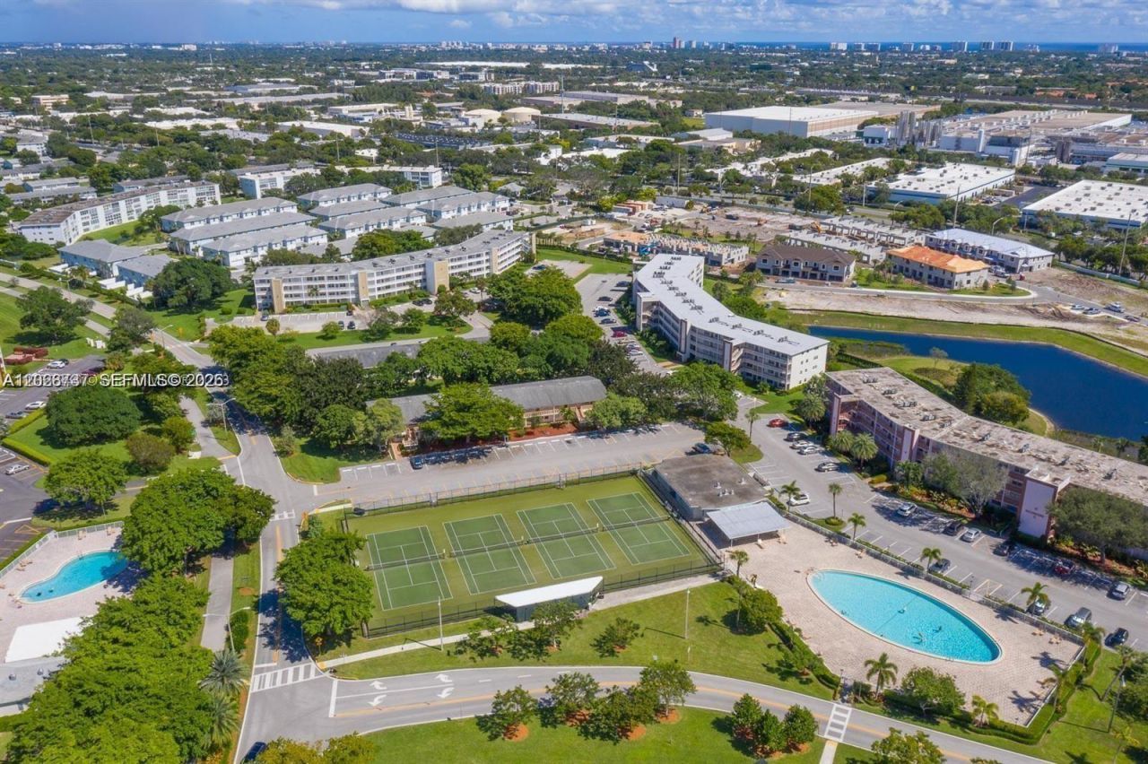 4123 Cambridge F , Unit 4123, Deerfield Beach, FL 33442 Photo