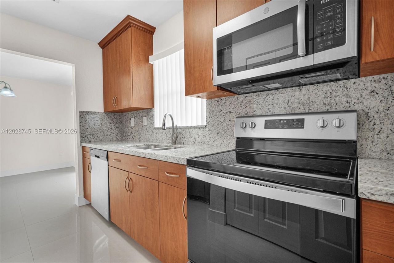 13546 SW 63rd Lane , Unit H-W, Miami, FL 33183 Photo
