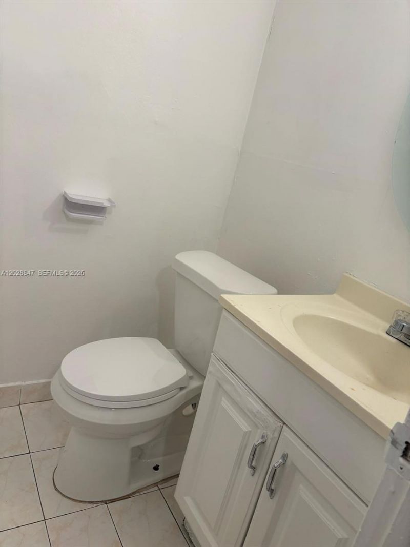 6675 W 4th Ave , Unit 408, Hialeah, FL 33012 Photo