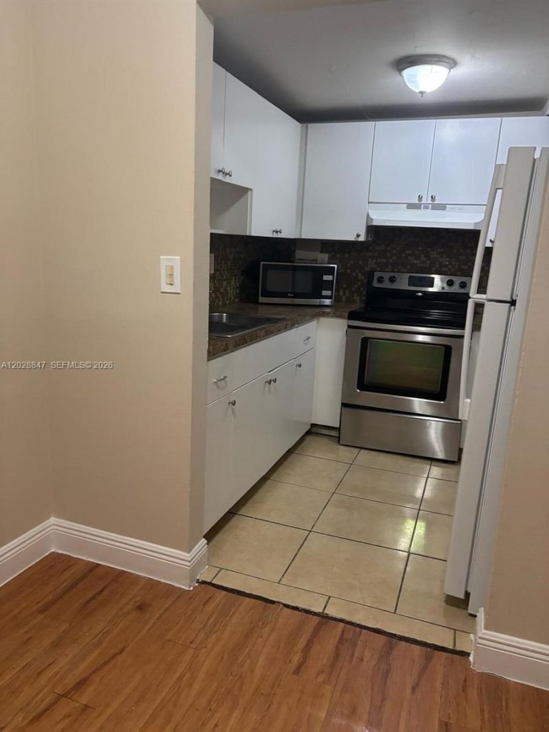 6675 W 4th Ave , Unit 408, Hialeah, FL 33012 Photo