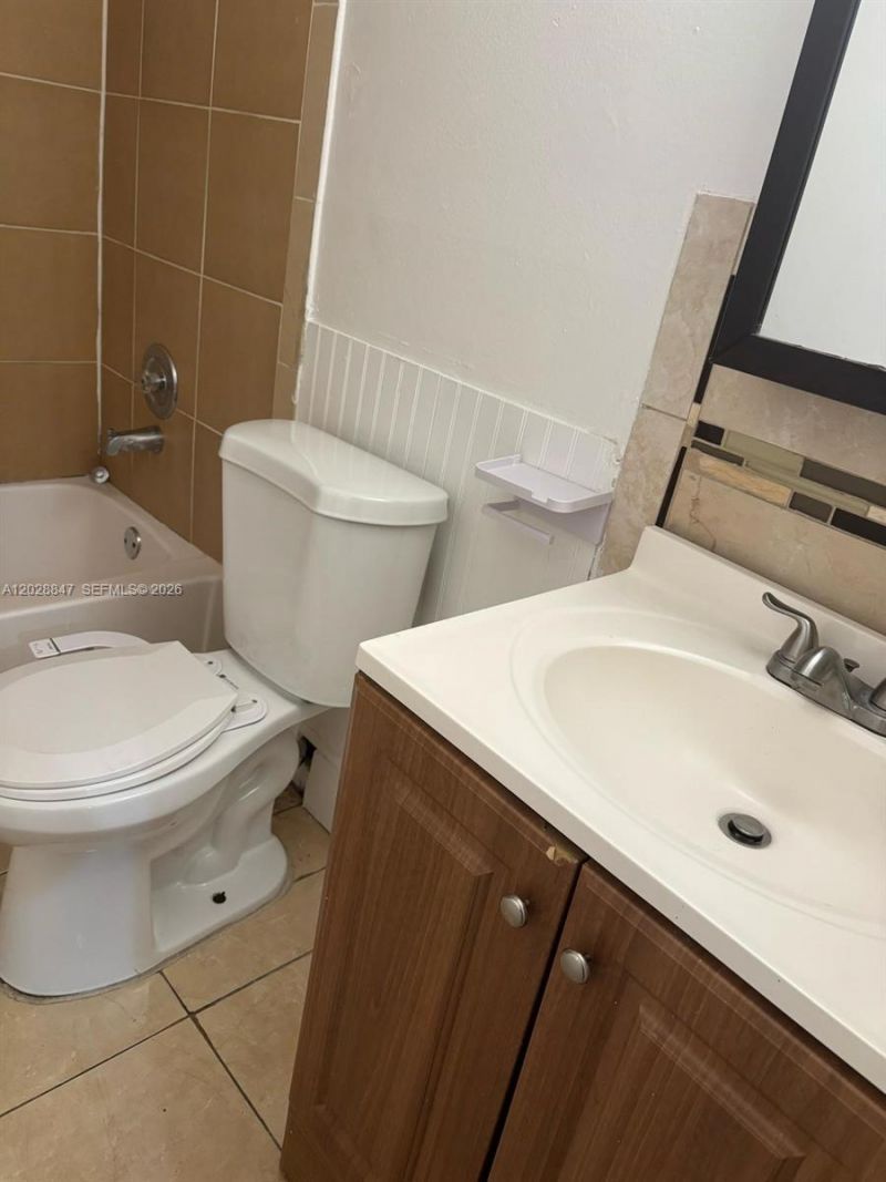 6675 W 4th Ave , Unit 408, Hialeah, FL 33012 Photo