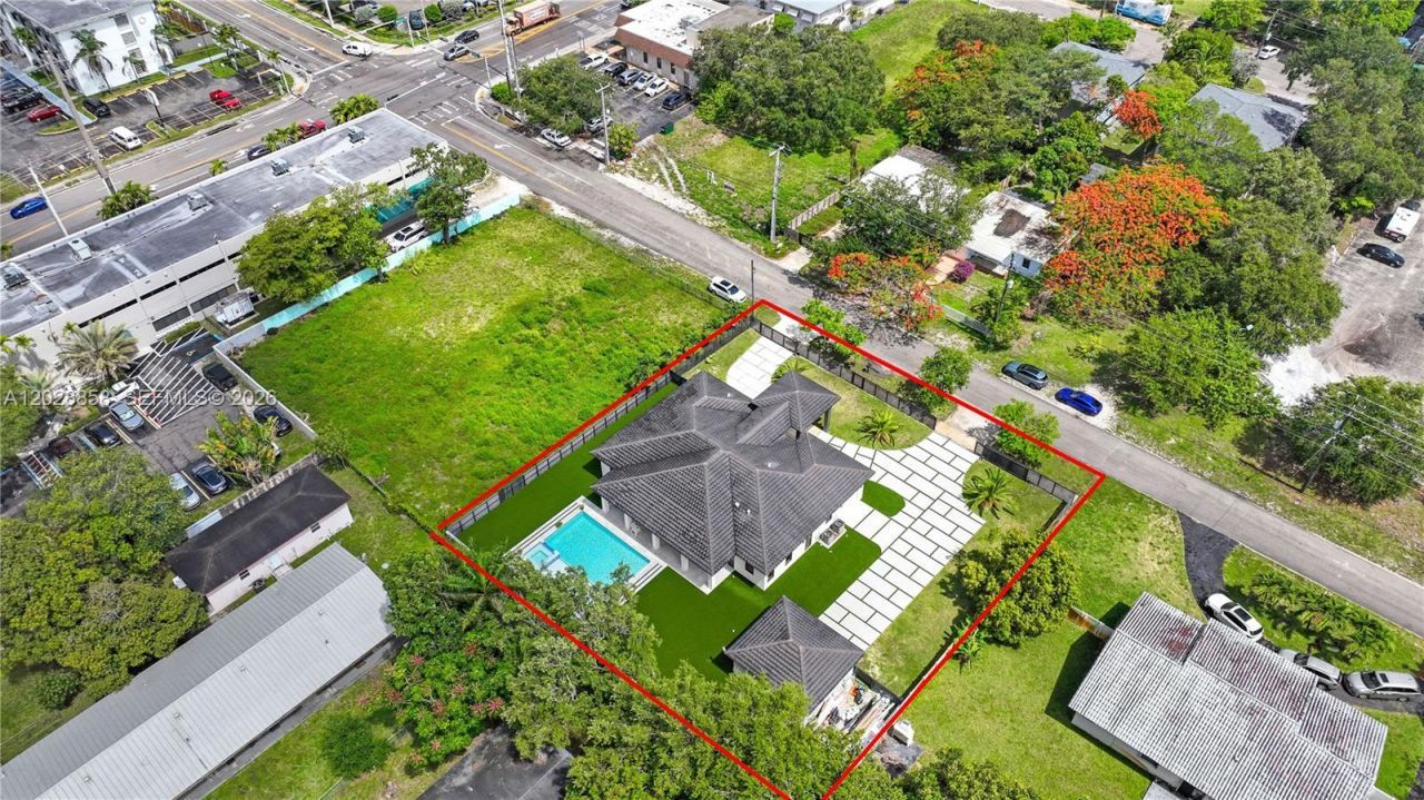 152 NW 165th St , Miami, FL 33169 Photo