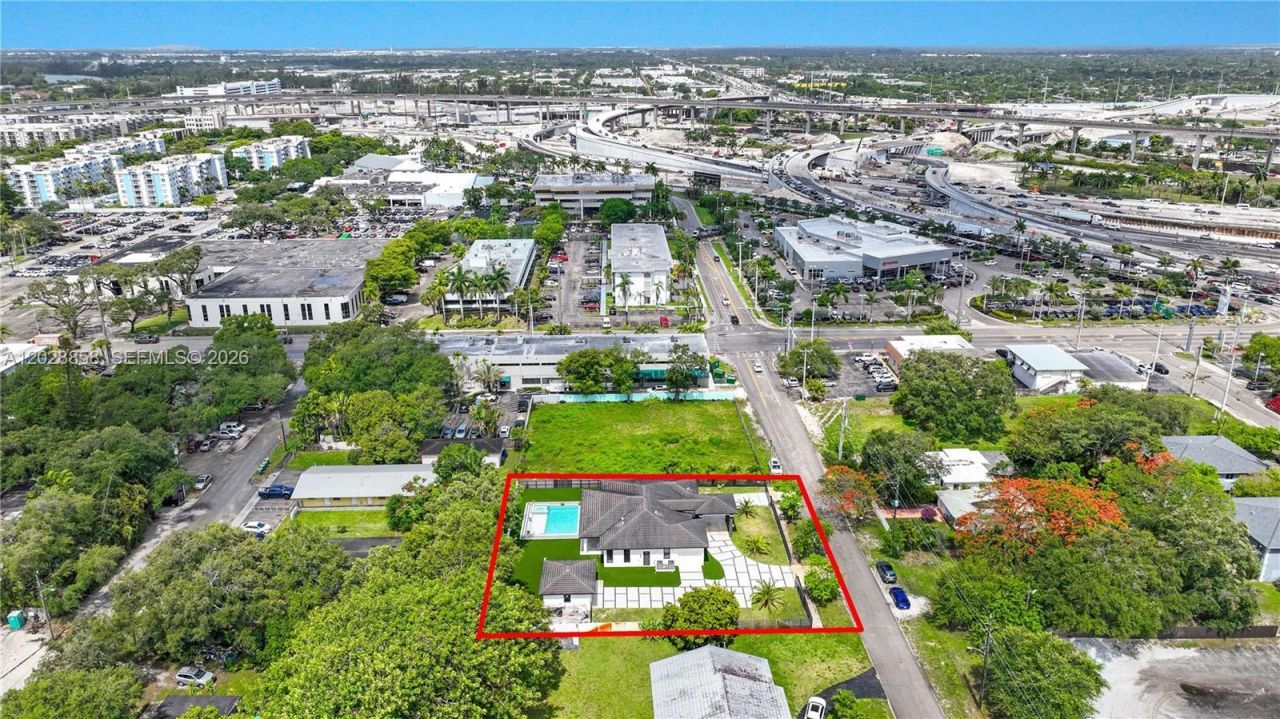 152 NW 165th St , Miami, FL 33169 Photo