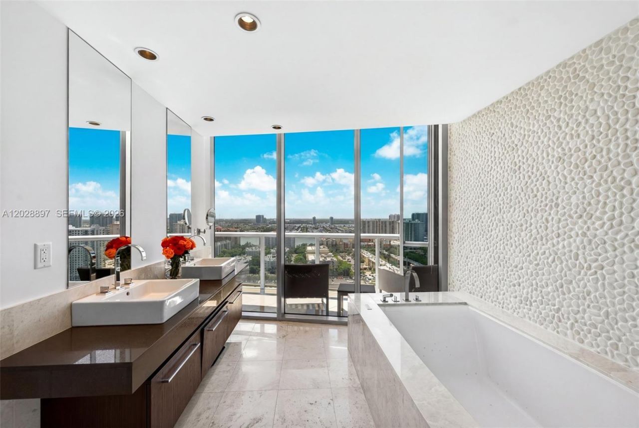 17121 Collins Ave, Unit 2601, Sunny Isles Beach, FL 33160 Photo
