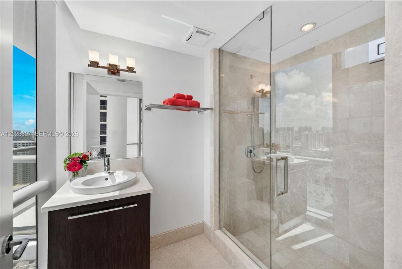 17121 Collins Ave, Unit 2601, Sunny Isles Beach, FL 33160 Photo