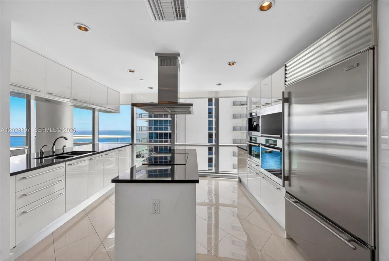 17121 Collins Ave, Unit 2601, Sunny Isles Beach, FL 33160 Photo