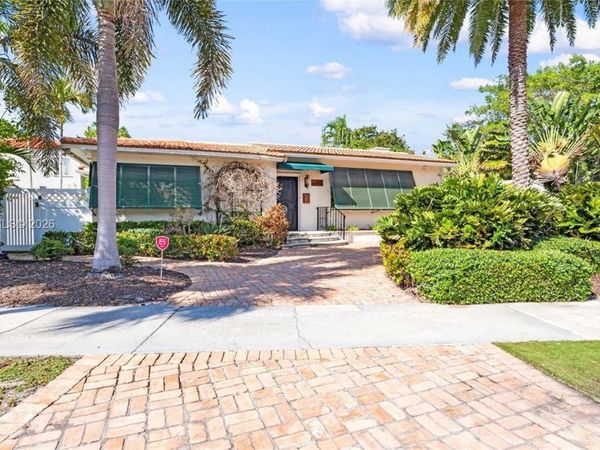 623 NE 17th Way , Fort Lauderdale, FL 33304