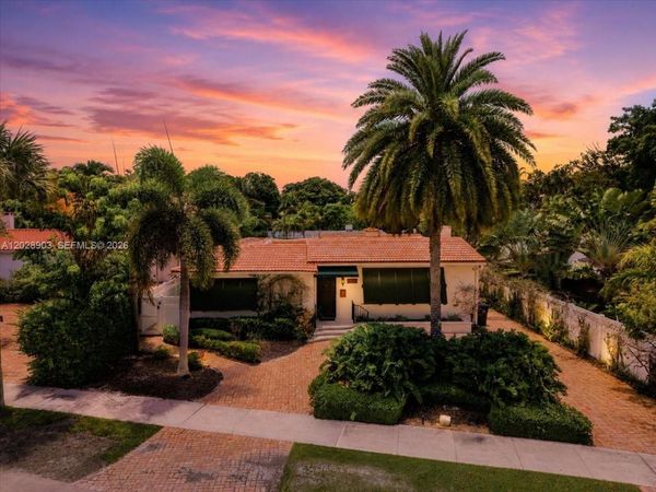623 NE 17th Way, Fort Lauderdale, FL 33304