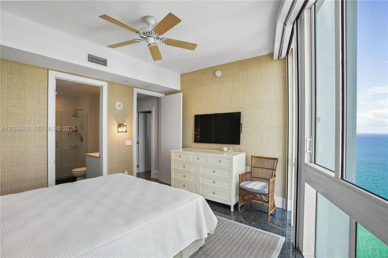 15811 Collins Ave , Unit 2601, Sunny Isles Beach, FL 33160 Photo