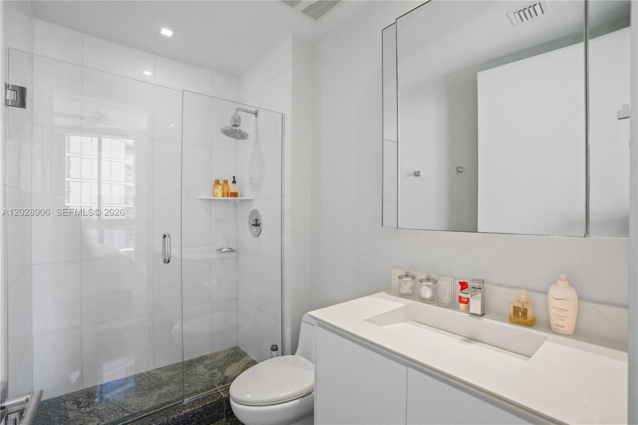 15811 Collins Ave , Unit 2601, Sunny Isles Beach, FL 33160 Photo