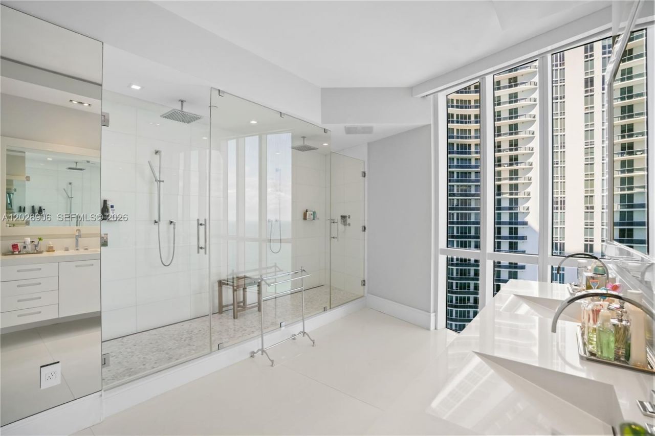 15811 Collins Ave , Unit 2601, Sunny Isles Beach, FL 33160 Photo