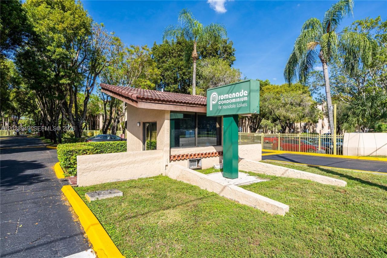 14501 N Kendall Dr, Unit 212H, Miami, FL 33186 Photo