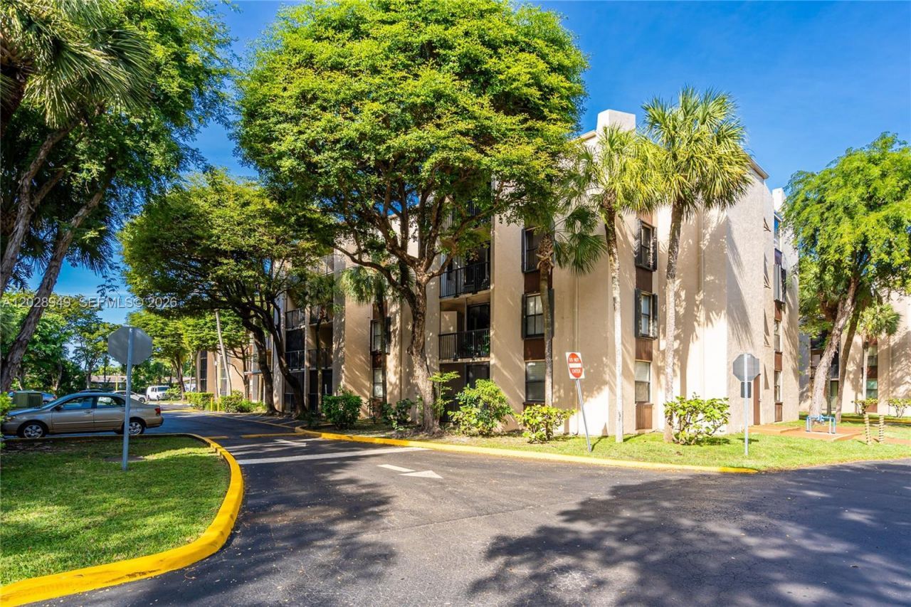 14501 N Kendall Dr, Unit 212H, Miami, FL 33186 Photo