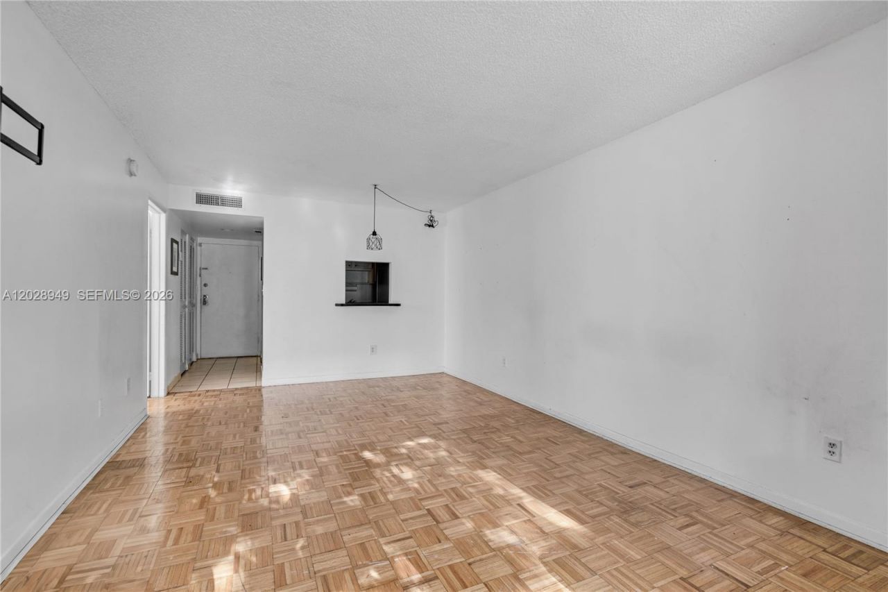 14501 N Kendall Dr, Unit 212H, Miami, FL 33186 Photo