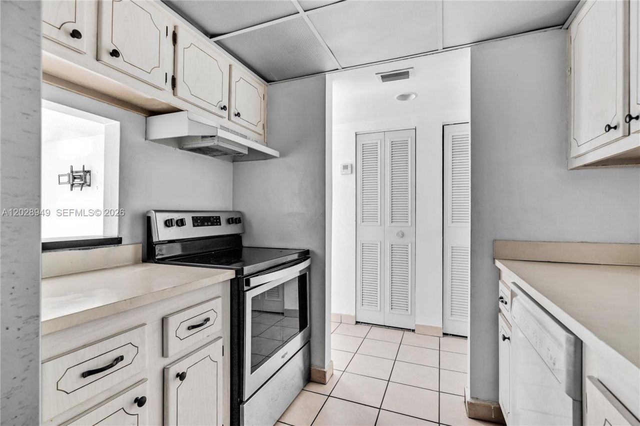 14501 N Kendall Dr, Unit 212H, Miami, FL 33186 Photo