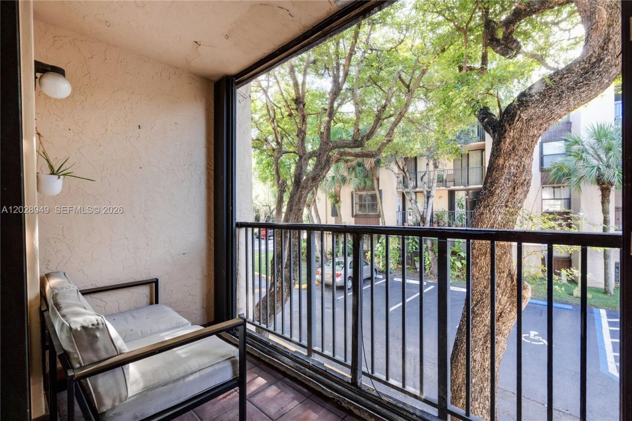14501 N Kendall Dr, Unit 212H, Miami, FL 33186 Photo