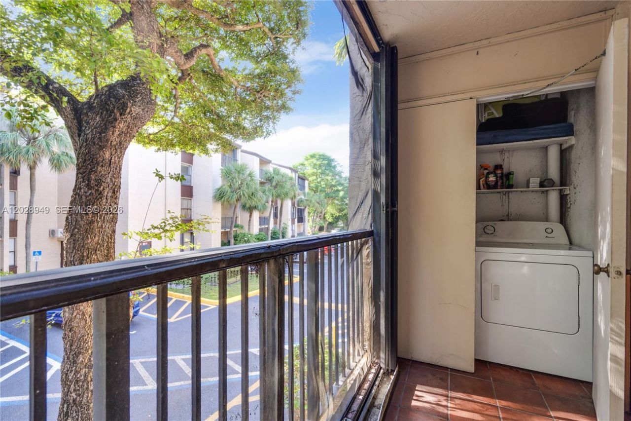 14501 N Kendall Dr, Unit 212H, Miami, FL 33186 Photo