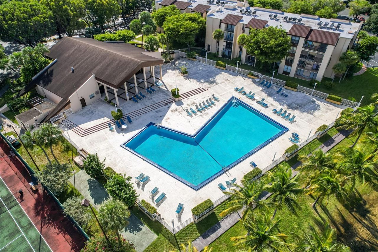 14501 N Kendall Dr, Unit 212H, Miami, FL 33186 Photo