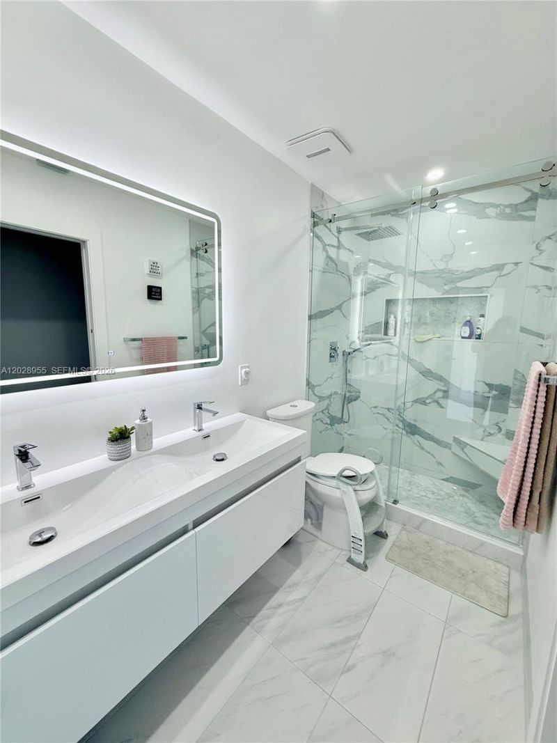 5680 SW 7th St , Plantation, FL 33317 Photo
