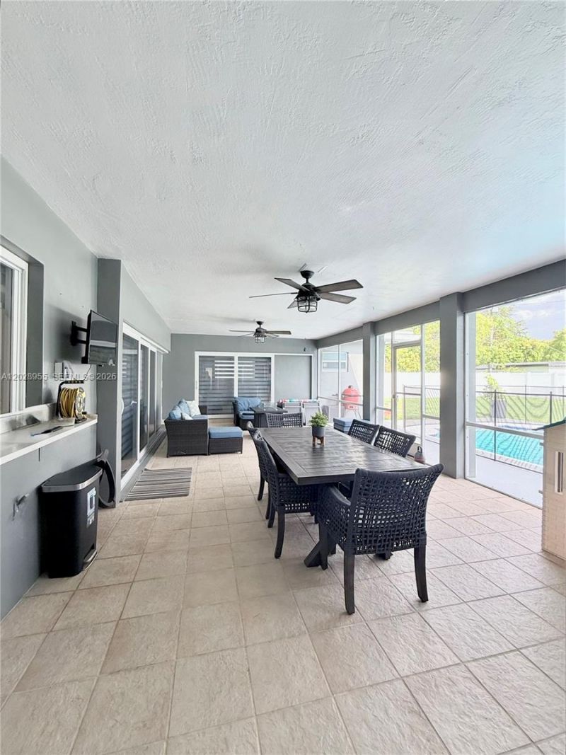 5680 SW 7th St , Plantation, FL 33317 Photo