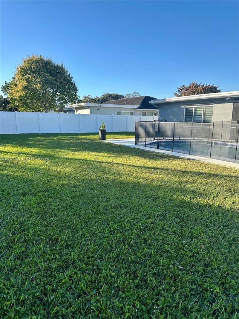 5680 SW 7th St , Plantation, FL 33317 Photo