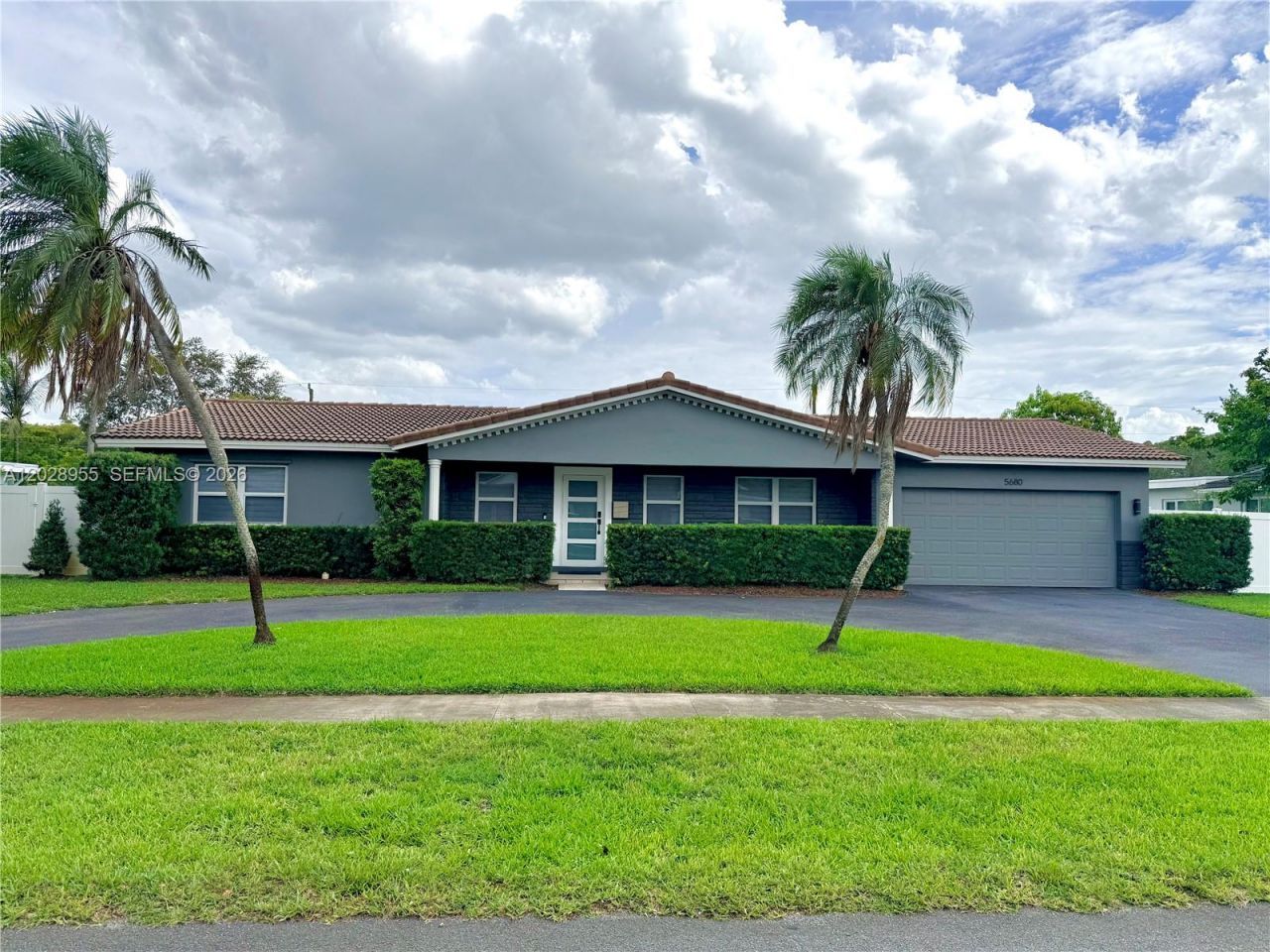 5680 SW 7th St , Plantation, FL 33317 Photo