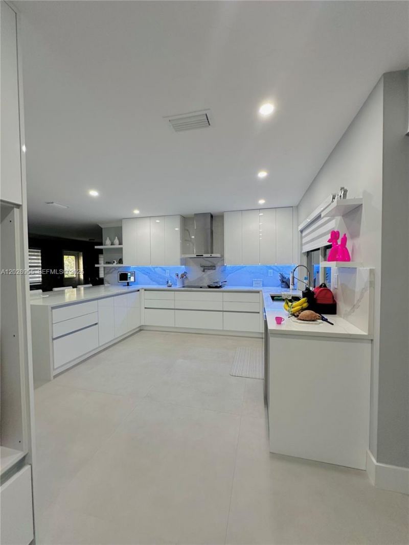 5680 SW 7th St , Plantation, FL 33317 Photo