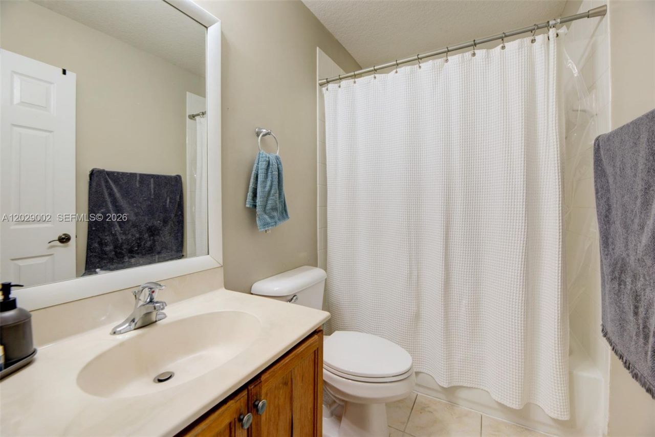 5955 London Ln, Tamarac, FL 33321 Photo