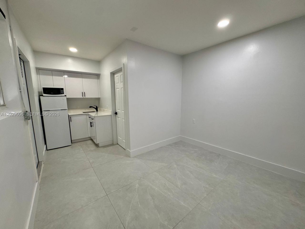 8671 NW 3rd St , Unit 2, Pembroke Pines, FL 33024 Photo