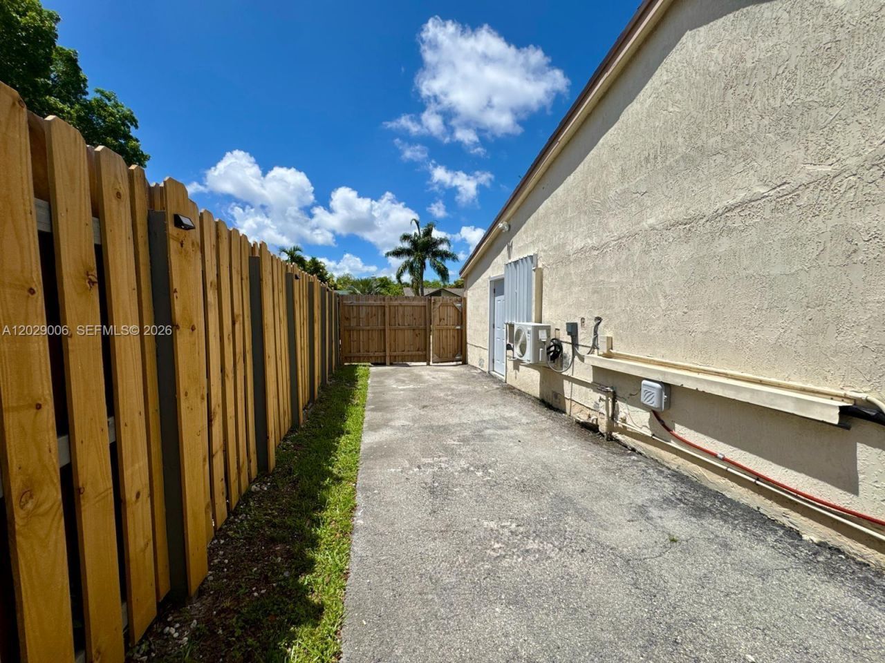 8671 NW 3rd St , Unit 2, Pembroke Pines, FL 33024 Photo