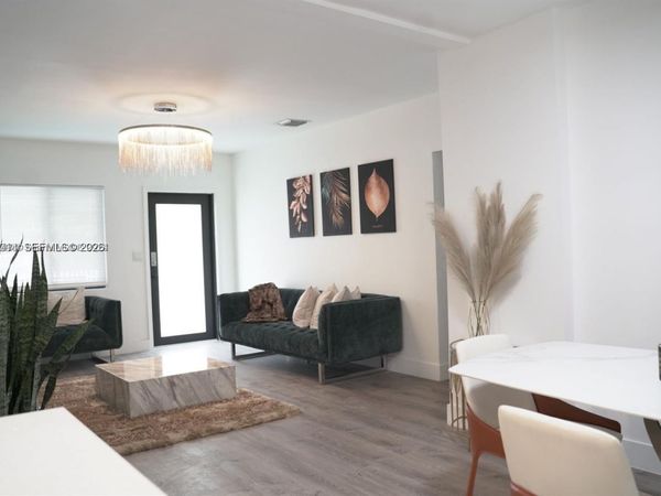 520 NW 45th St, Unit 2, Miami, FL 33127