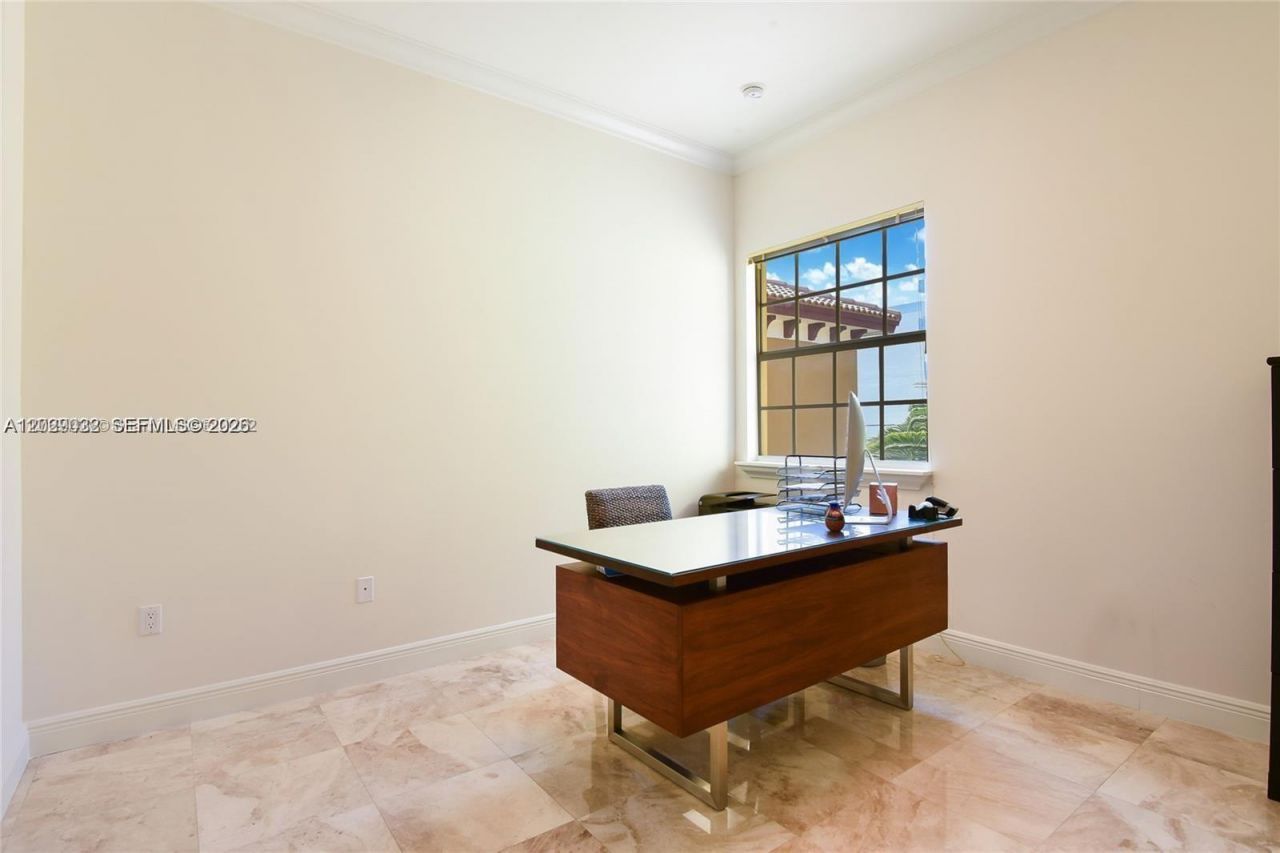 3870 NE 168th St , Unit 2, North Miami Beach, FL 33160 Photo