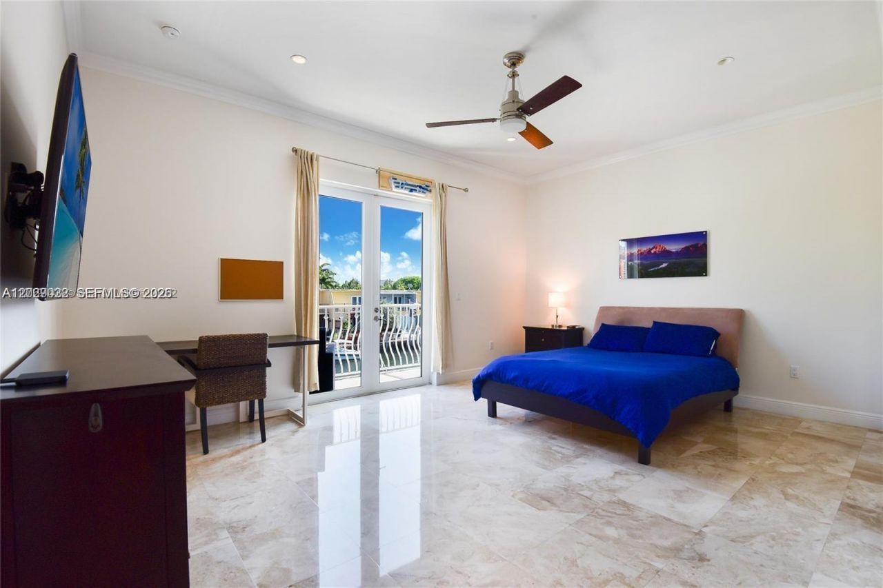 3870 NE 168th St , Unit 2, North Miami Beach, FL 33160 Photo