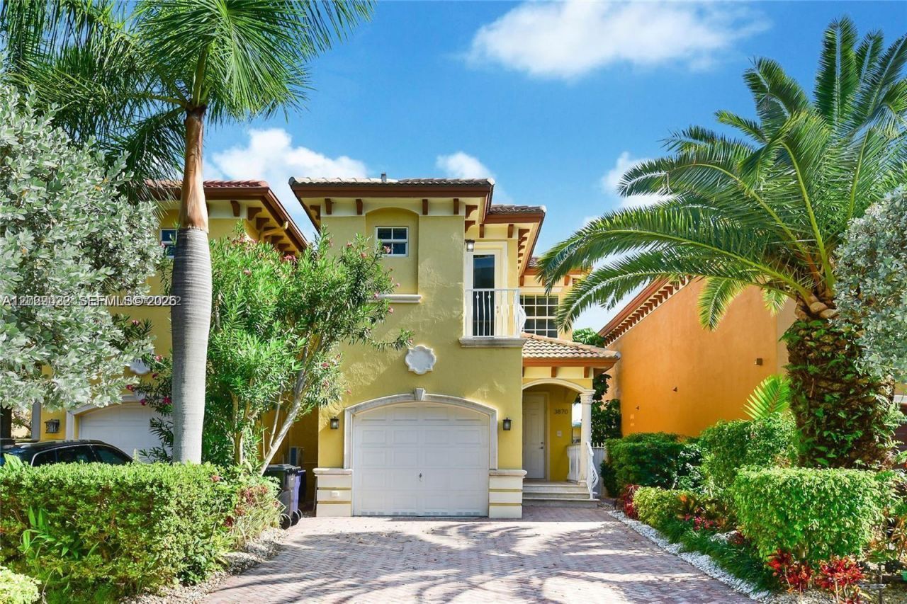 3870 NE 168th St , Unit 2, North Miami Beach, FL 33160 Photo