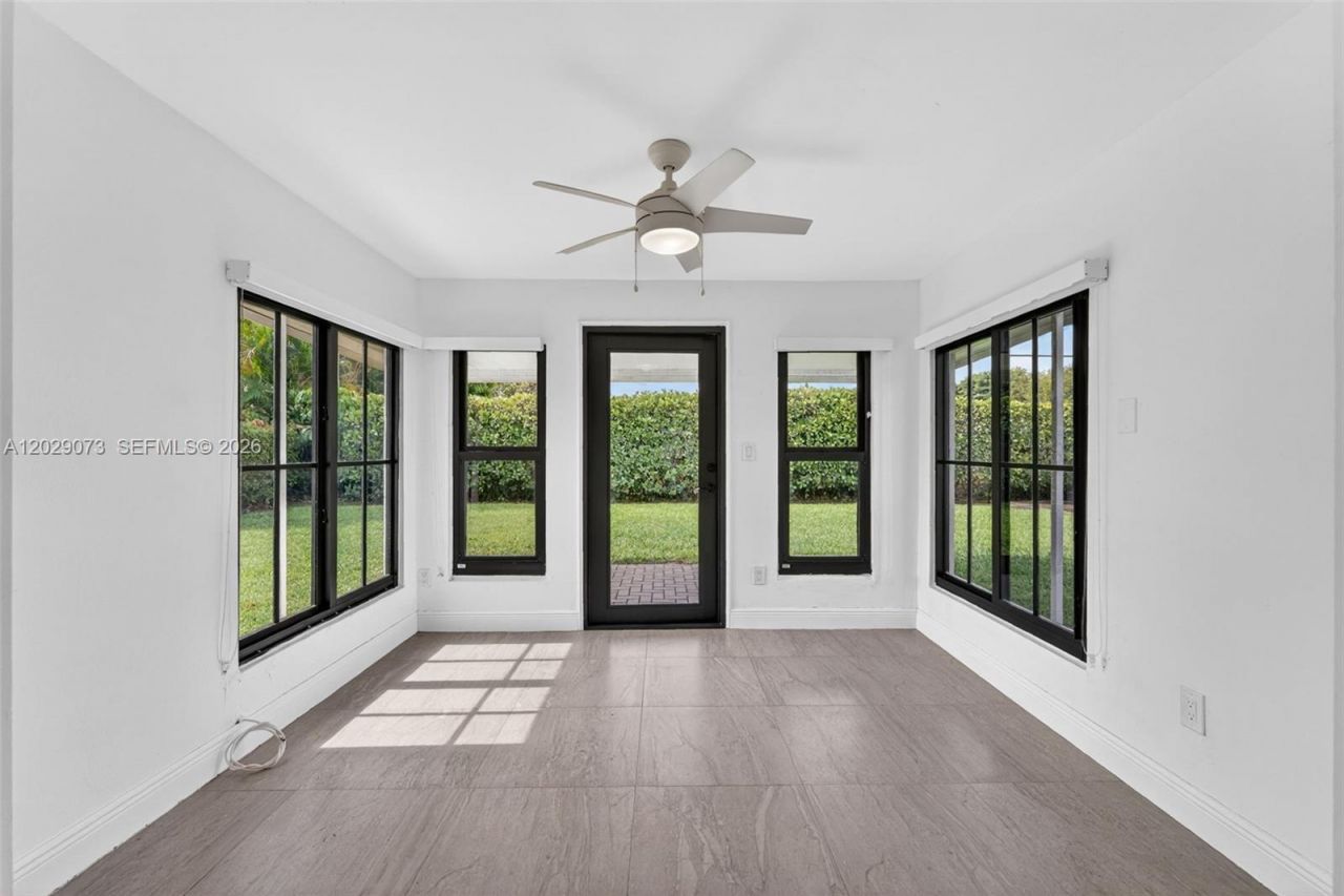 680 W 50th Pl , Hialeah, FL 33012 Photo