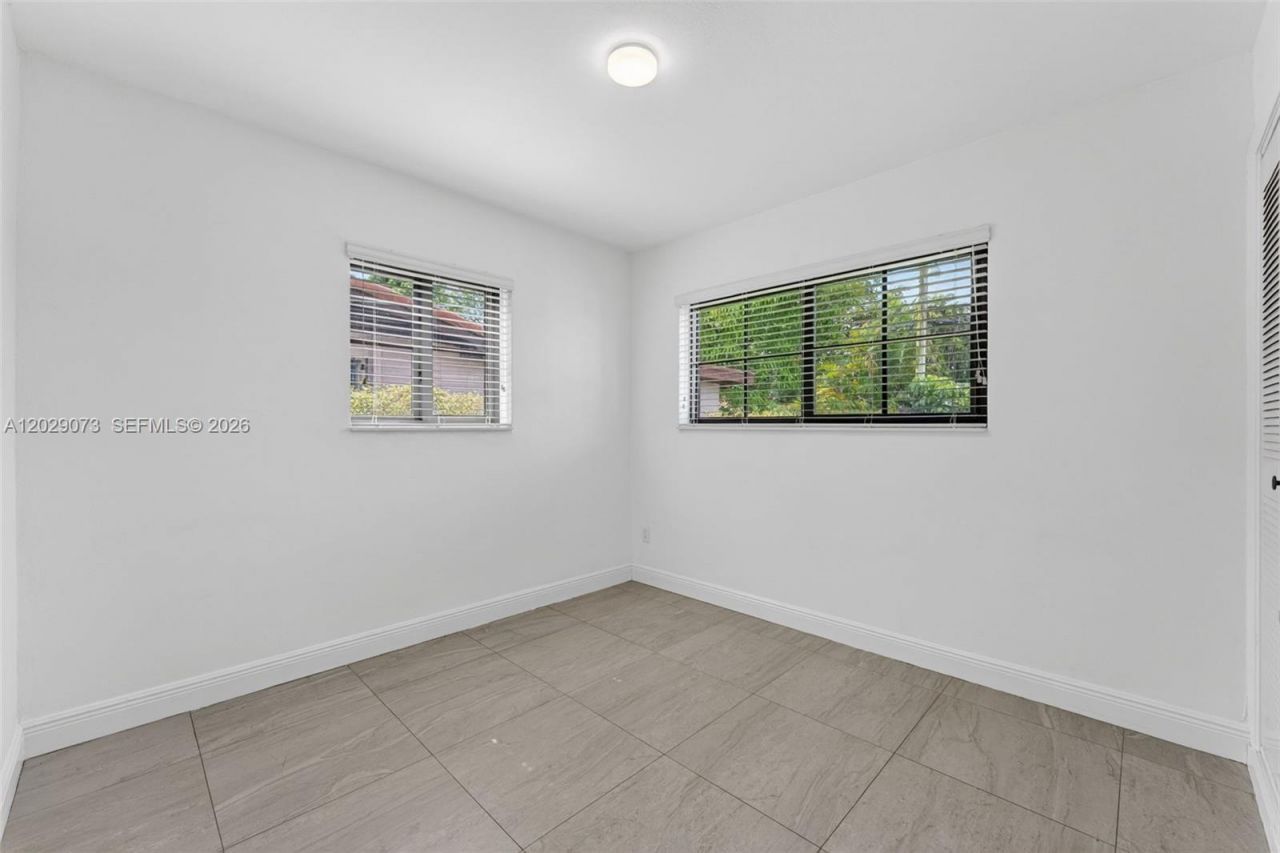 680 W 50th Pl , Hialeah, FL 33012 Photo