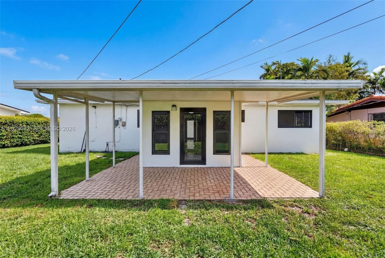 680 W 50th Pl , Hialeah, FL 33012 Photo