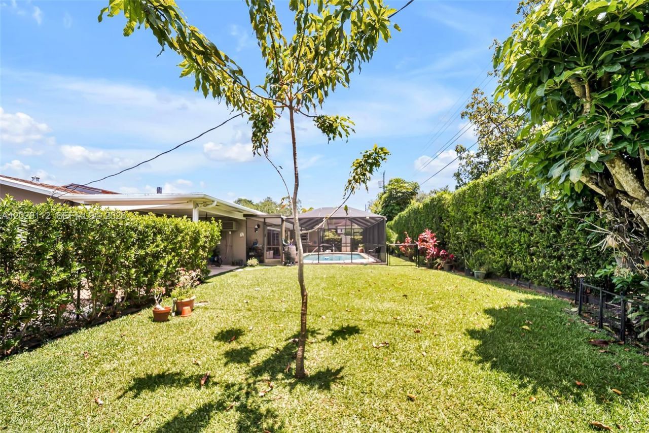 6760 SW 62nd Ter, South Miami, FL 33143 Photo