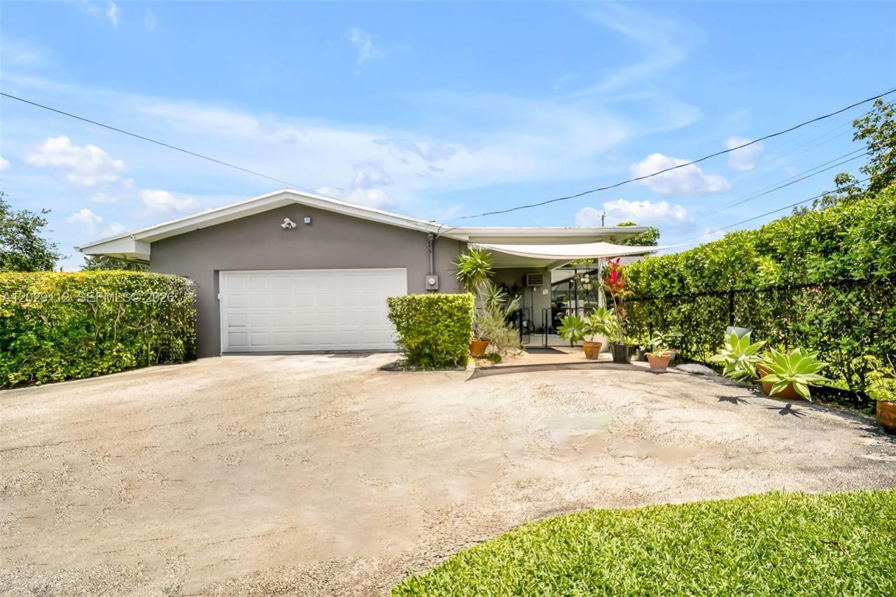 6760 SW 62nd Ter, South Miami, FL 33143 Photo