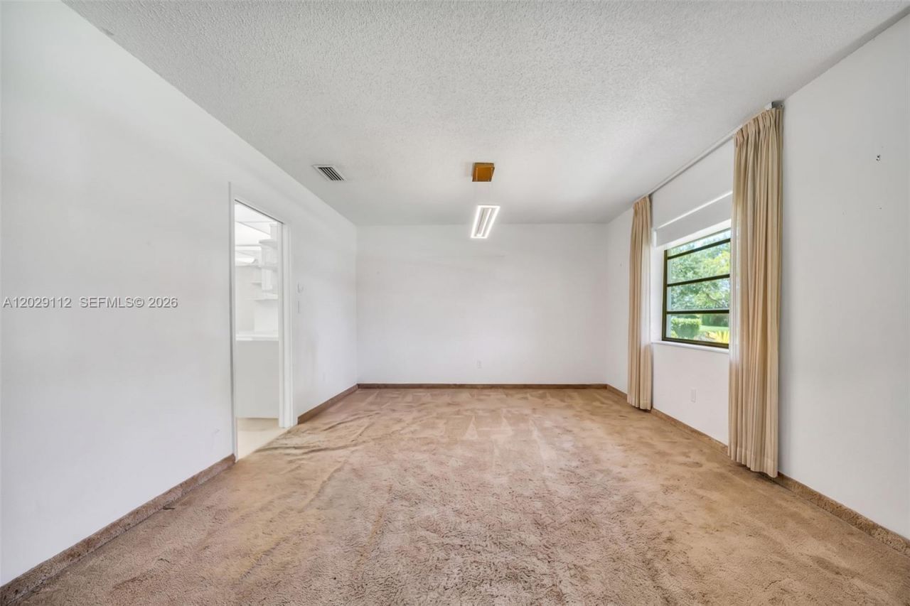 6760 SW 62nd Ter, South Miami, FL 33143 Photo
