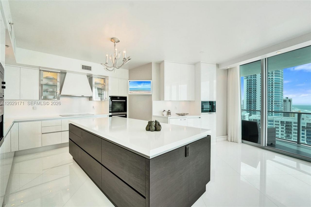3101 S Ocean Dr, Unit 2208, Hollywood, FL 33019 Photo