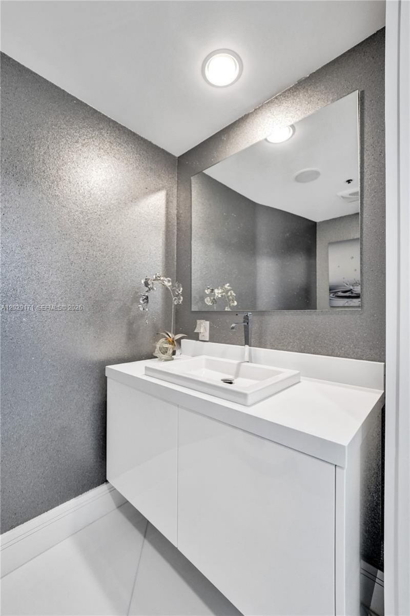 3101 S Ocean Dr, Unit 2208, Hollywood, FL 33019 Photo
