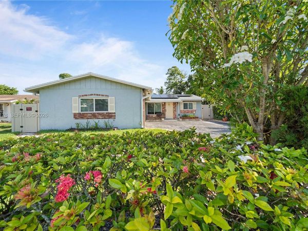 7715 SW 9th St, North Lauderdale, FL 33068